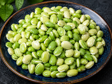Load image into Gallery viewer, Green Mochai Seeds – Indian Hyacinth Bean
